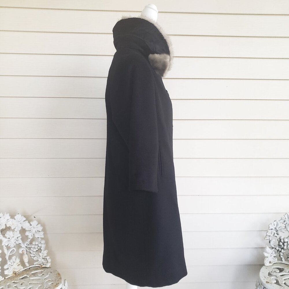 Vintage 50s/60s Dan Berne wool coat with fur trim collar and silk lining - Picture 7 of 10